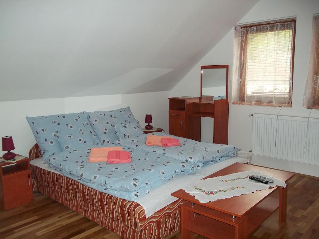 Szikla Vendeghaz Hotel Istenmezeje Room photo